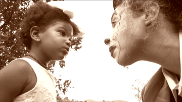 Série documental traz a relação de Daise e sua mãe, o palhaço Xamego - Foto: Thyago Ribeiro