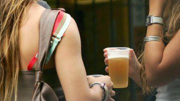 Imagem Álcool na adolescência: as causas e riscos do alcoolismo precoce