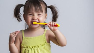 Imagem Associação Americana de Pediatria aprova uso de creme dental com flúor desde o primeiro dente do bebê