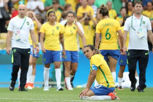 Imagem Brasileiras vão brigar pelo bronze. Confira os nossos programas sobre futebol