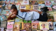 Imagem Cansada de ler sobre garotos, menina reúne 4.000 livros com garotas negras