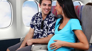 Imagem Os cuidados para a grávida que vai viajar de avião