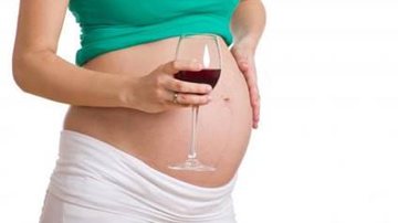 Imagem Pediatra afirma que qualquer quantidade de álcool na gestação pode gerar danos ao bebê
