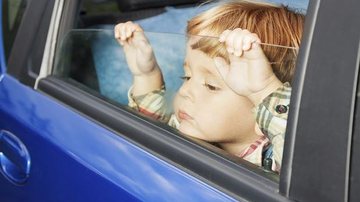 Imagem Como prevenir que a criança fique presa no veículo ou no porta-malas