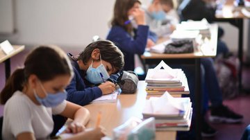 Piora na pandemia faz com que aulas presenciais permaneçam suspensas