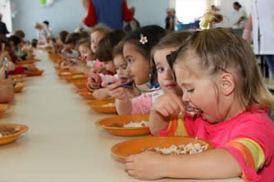 Comida é direito, mas também pode ser afeto, cuidado, inclusão e amor