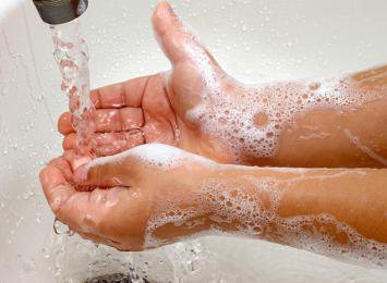 Lavar as mãos é uma das medidas importantes para se prevenir do coronavírus