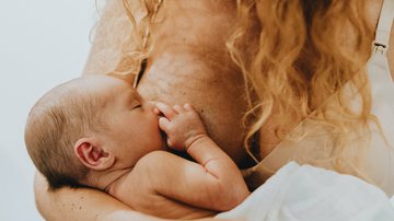 Na livre demanda, o bebê determina quando e quanto ele precisa mamar