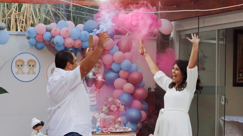 Casal comemora gravidez de Antônio e Lara