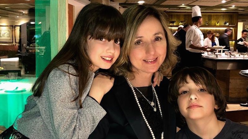 Rosana Beni e os filhos Anita e Raphael, de 13 anos