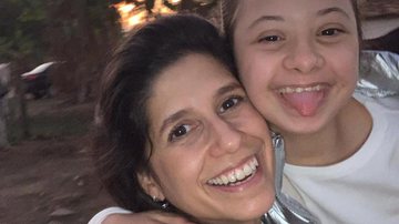 Débora Jardina relata sua luta para matricular a filha com síndrome de Down em escola