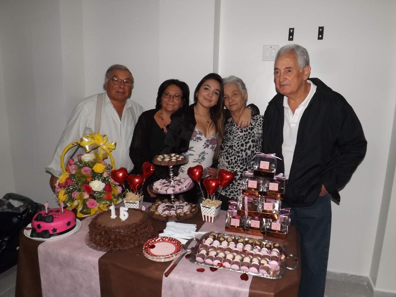 Maria de Lurdes, Arlete, Virgílio, Mauro e a neta Ana Beatriz