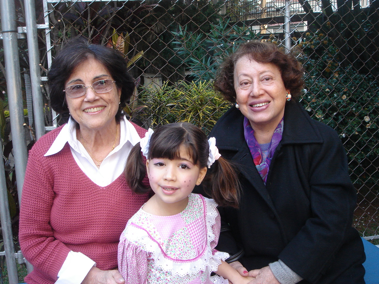 Conceição, a neta Maria e Antonia