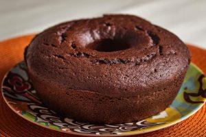 bolo de chocolate leve, fofinho e sem glúten