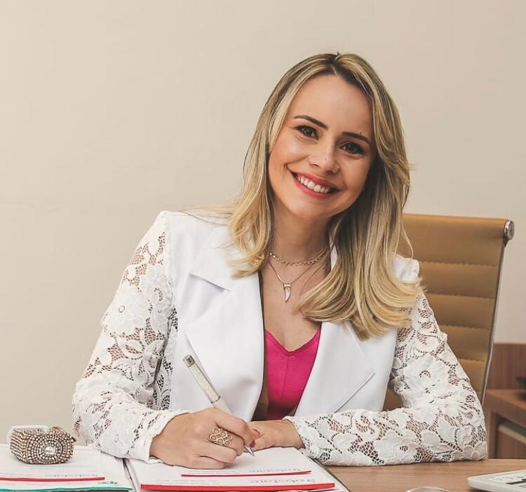 A obstetra e ginecologista Dra. Tatiana Provasi Marchesi